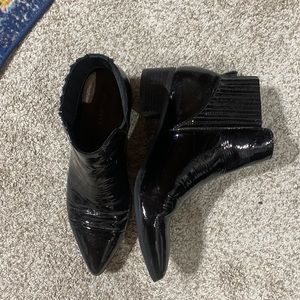 Halogen Black booties